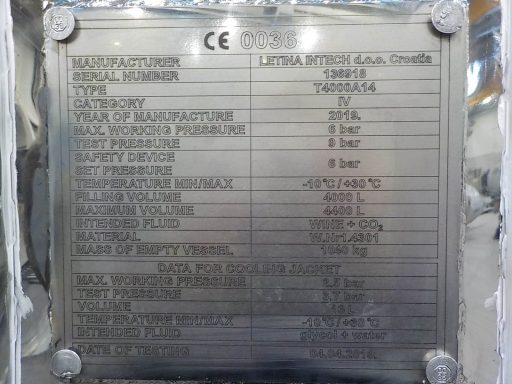 Type plate on a 4000 L stainless steel Letina T charmat tank.