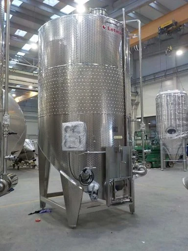 Front view of a 12000 L stainless steel Letina VIKS pump-over fermenter with a spoon bottom.